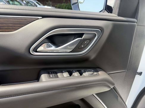 Used 2021 Chevrolet Suburban High Country AWD/4WD image 17