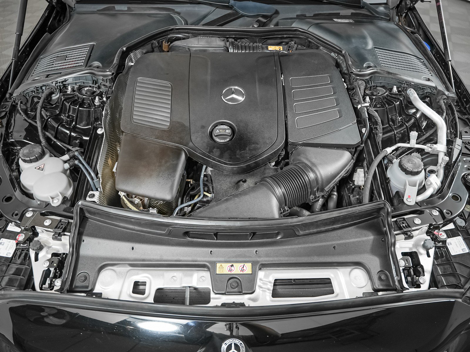 Used 2024 Mercedes-Benz C 300 Sedan image 4