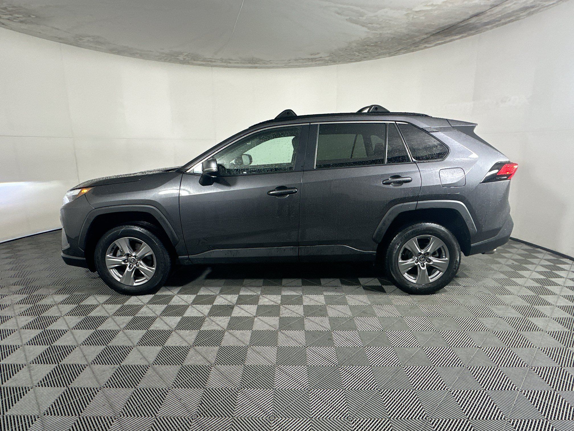 Used 2023 Toyota RAV4 XLE w/ Convenience Package FWD image 6