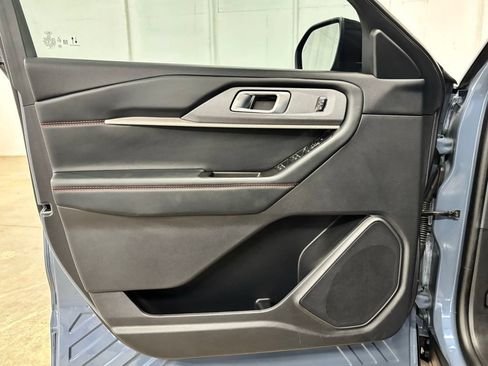 Used 2025 Ford Explorer ST-Line RWD image 18