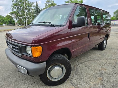 Used 2005 Ford E-350 and Econoline 350 XLT RWD image 1