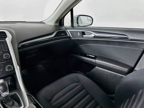 Used 2013 Ford Fusion SE FWD image 22