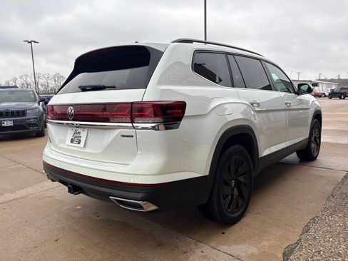 Used 2024 Volkswagen Atlas SE image 9