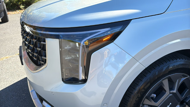 Used 2026 Kia Carnival SX FWD image 7
