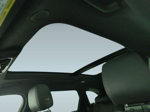 Certified 2025 Land Rover Range Rover Velar S image 12