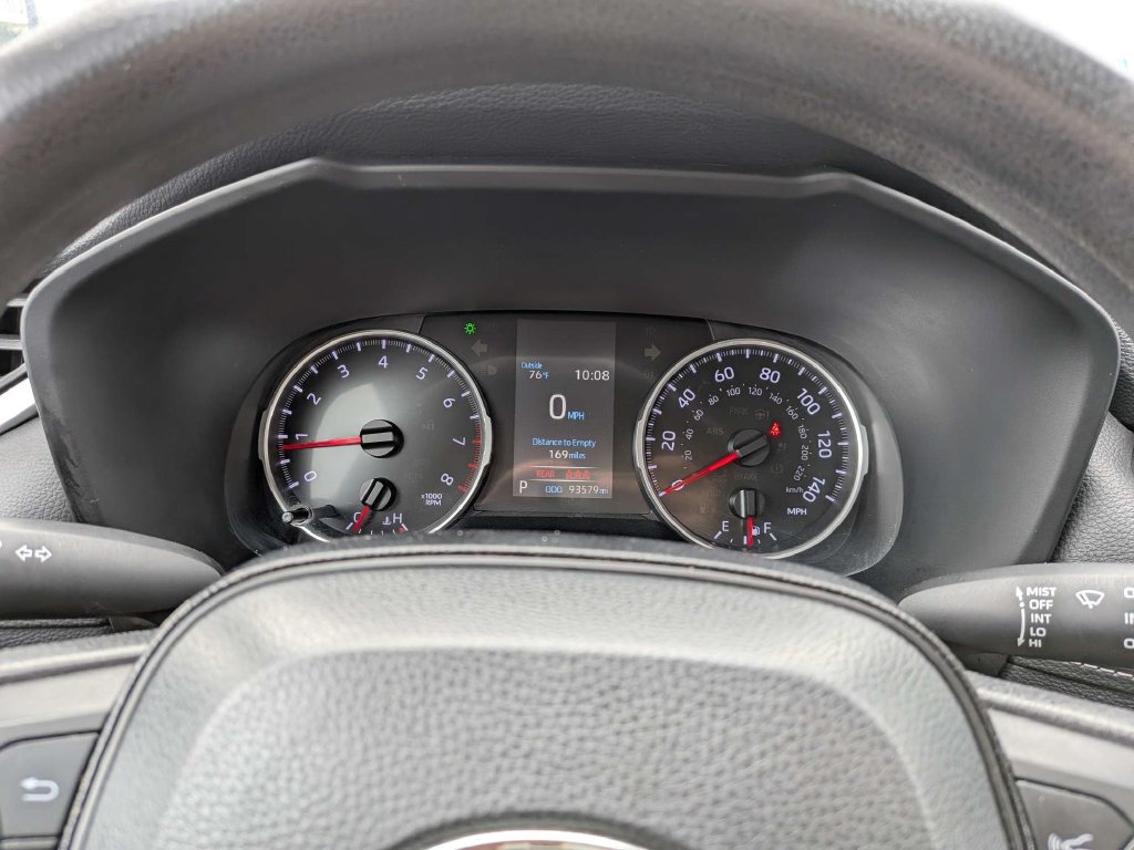 Used 2021 Toyota RAV4 LE FWD image 26