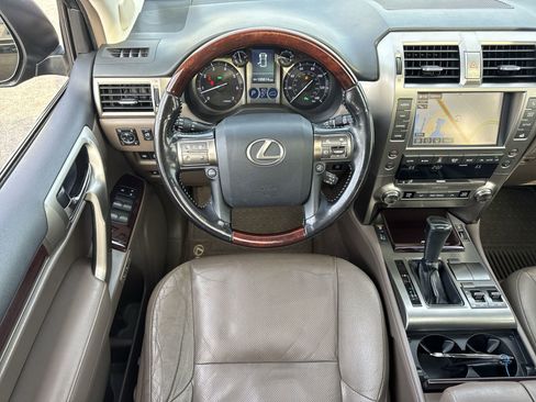 Used 2016 Lexus GX 460 image 29