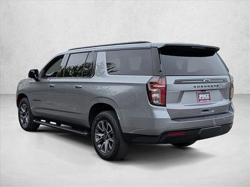 Used 2023 Chevrolet Suburban Z71 w/ Luxury Package AWD/4WD image 8