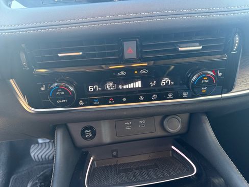 Used 2024 Nissan Rogue Platinum w/ Platinum Premium Package image 21