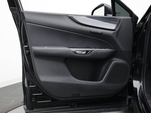Used 2025 Lexus NX 250 FWD w/ Towing Package (2000 Lbs) image 12