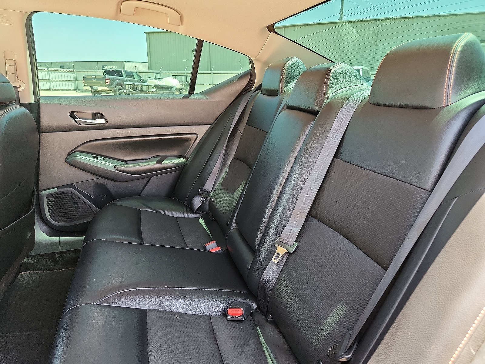 Used 2022 Nissan Altima 2.5 SR FWD image 10