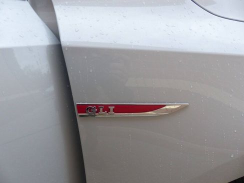 Used 2017 Volkswagen Jetta GLI FWD image 36