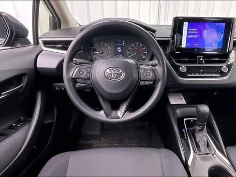 Used 2023 Toyota Corolla LE w/ LE Premium Package FWD image 5