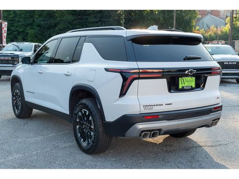 Used 2026 Chevrolet Traverse Z71 w/ Enhanced Driving Package AWD/4WD image 6
