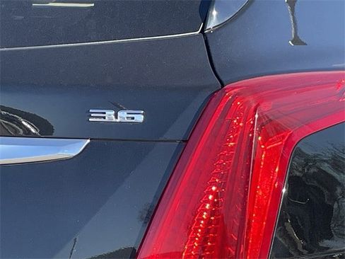 Used 2018 Cadillac XT5 Luxury w/ Driver Awareness Package image 7