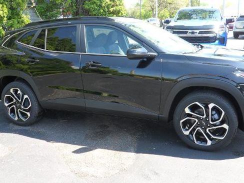 Used 2026 Chevrolet Trax RS FWD image 11