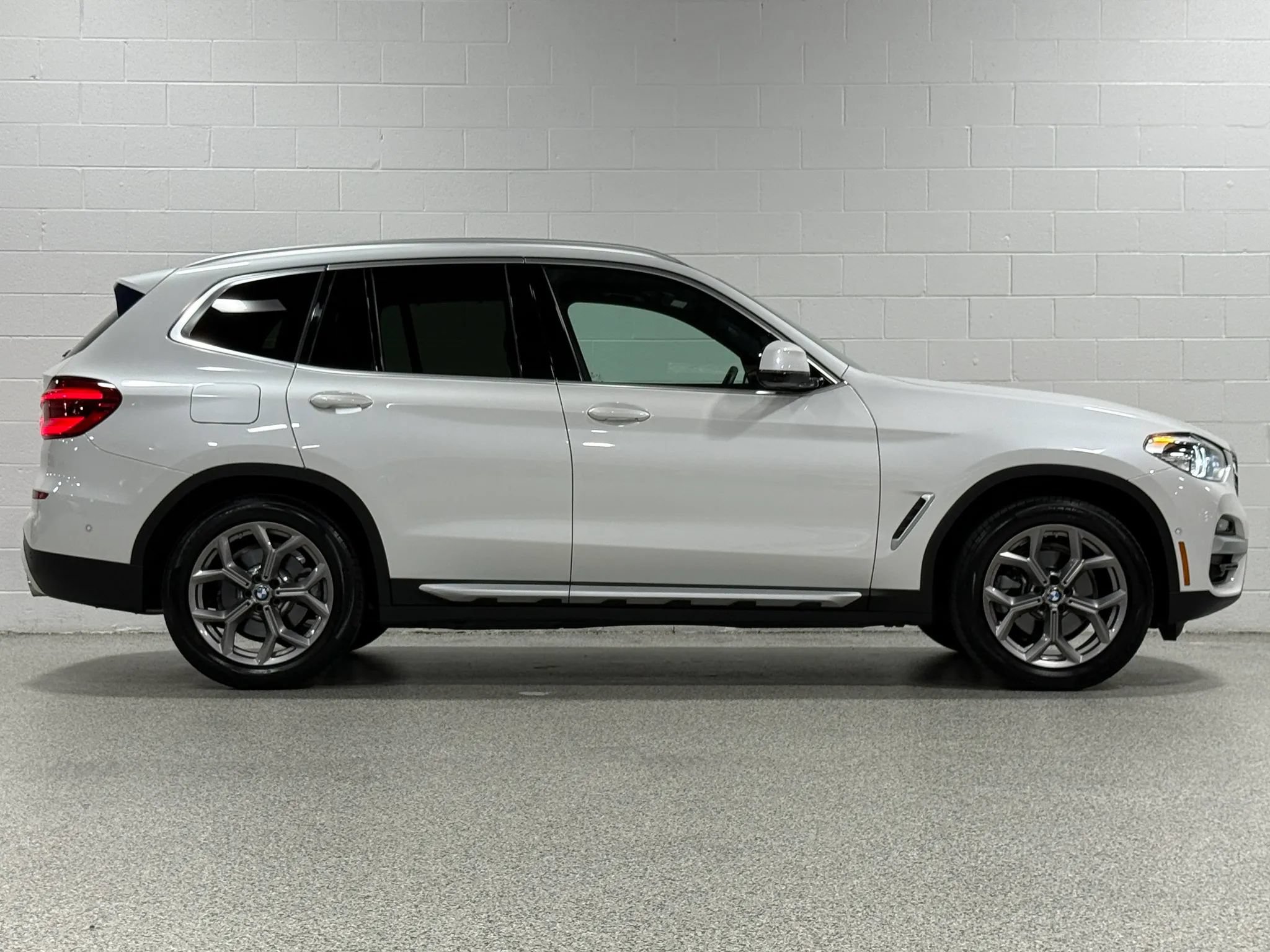 Used 2021 BMW X3 xDrive30i w/ Premium Package AWD/4WD image 5