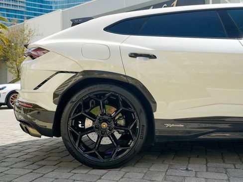 Used 2023 Lamborghini Urus Performante image 31