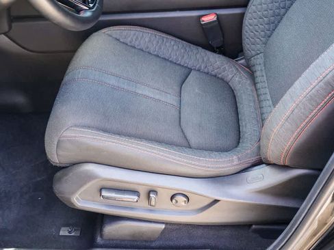 Used 2025 Honda Pilot Sport image 19