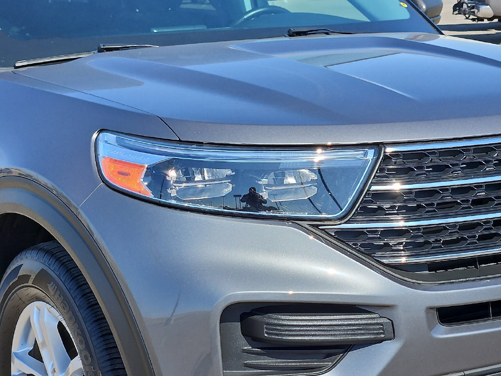 Used 2024 Ford Explorer XLT RWD image 8