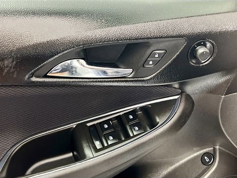 Used 2017 Chevrolet Cruze LT image 15