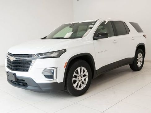 Used 2023 Chevrolet Traverse LS FWD image 8