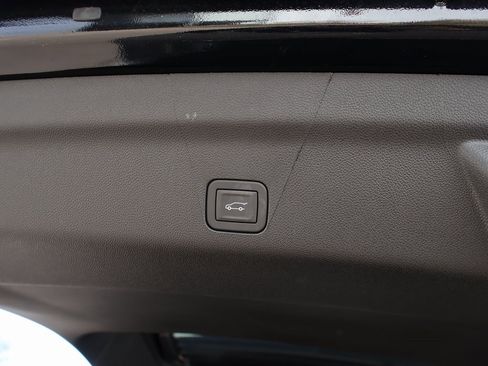 New 2026 GMC Yukon XL AT4 w/ AT4 Premium Plus Package image 21