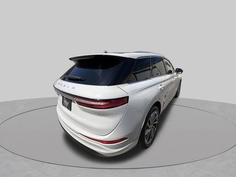 Used 2022 Lincoln Corsair Grand Touring AWD/4WD image 3