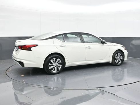 Used 2024 Nissan Altima 2.5 S image 15