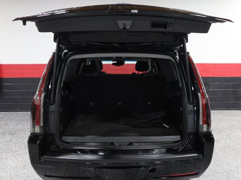 Used 2016 Cadillac Escalade ESV Luxury image 31