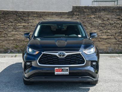 Used 2023 Toyota Highlander LE