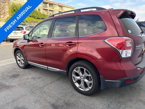 Used 2017 Subaru Forester 2.5i Touring AWD/4WD image 2