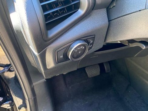 Used 2021 Ford EcoSport SE w/ SE Convenience Package FWD image 16