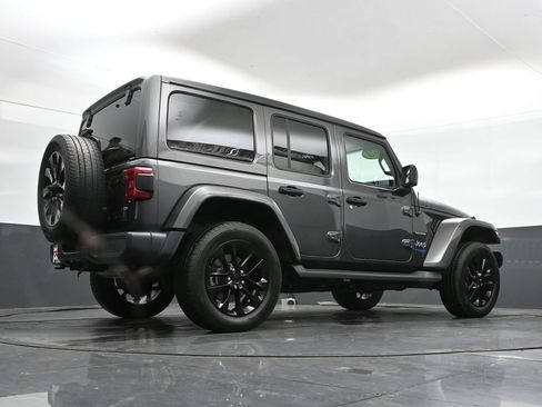 Used 2021 Jeep Wrangler Unlimited Sahara w/ Cold Weather Group AWD/4WD image 42