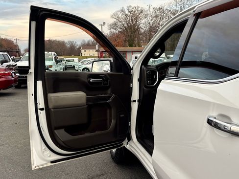 Used 2019 Chevrolet Silverado 1500 LTZ w/ LTZ Premium Package image 13