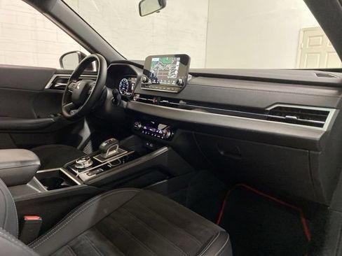 Used 2024 Mitsubishi Outlander Ralliart image 24