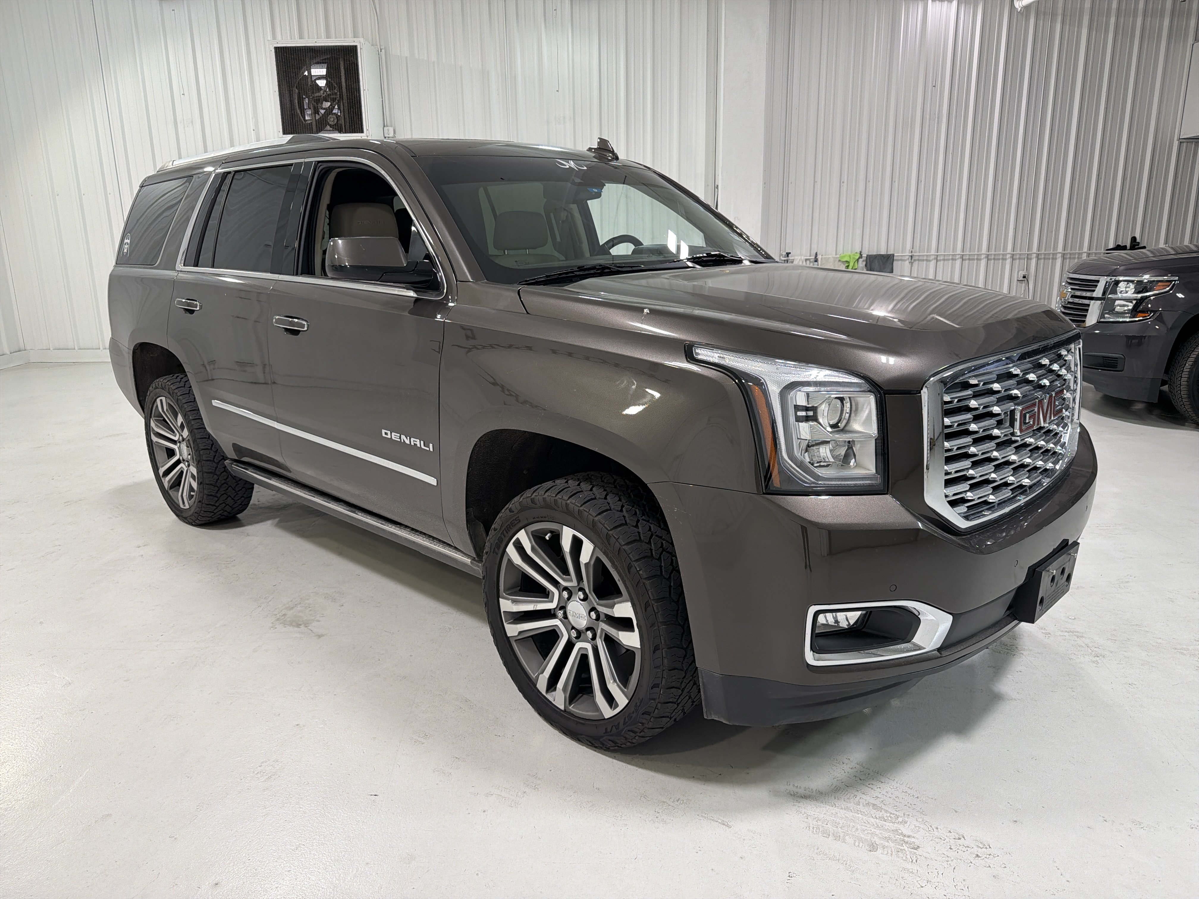Used 2019 GMC Yukon Denali w/ Denali Ultimate Package RWD image 7