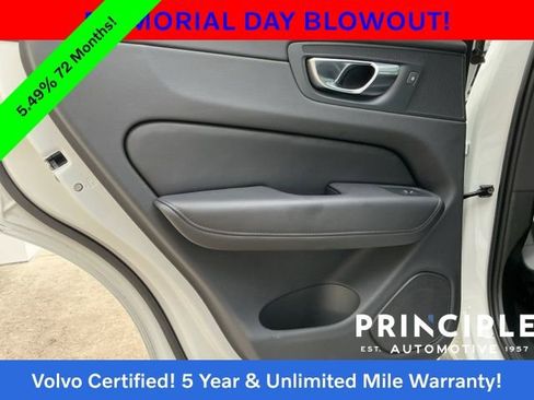 Certified 2025 Volvo XC60 B5 Core AWD/4WD image 33