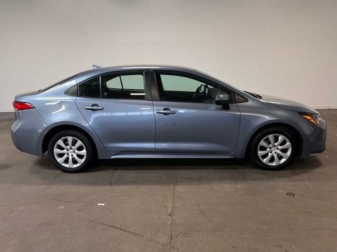 Used 2023 Toyota Corolla LE FWD image 2