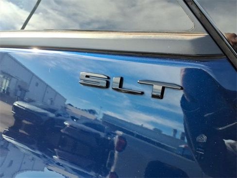 Used 2022 GMC Terrain SLT w/ Tech Package image 17