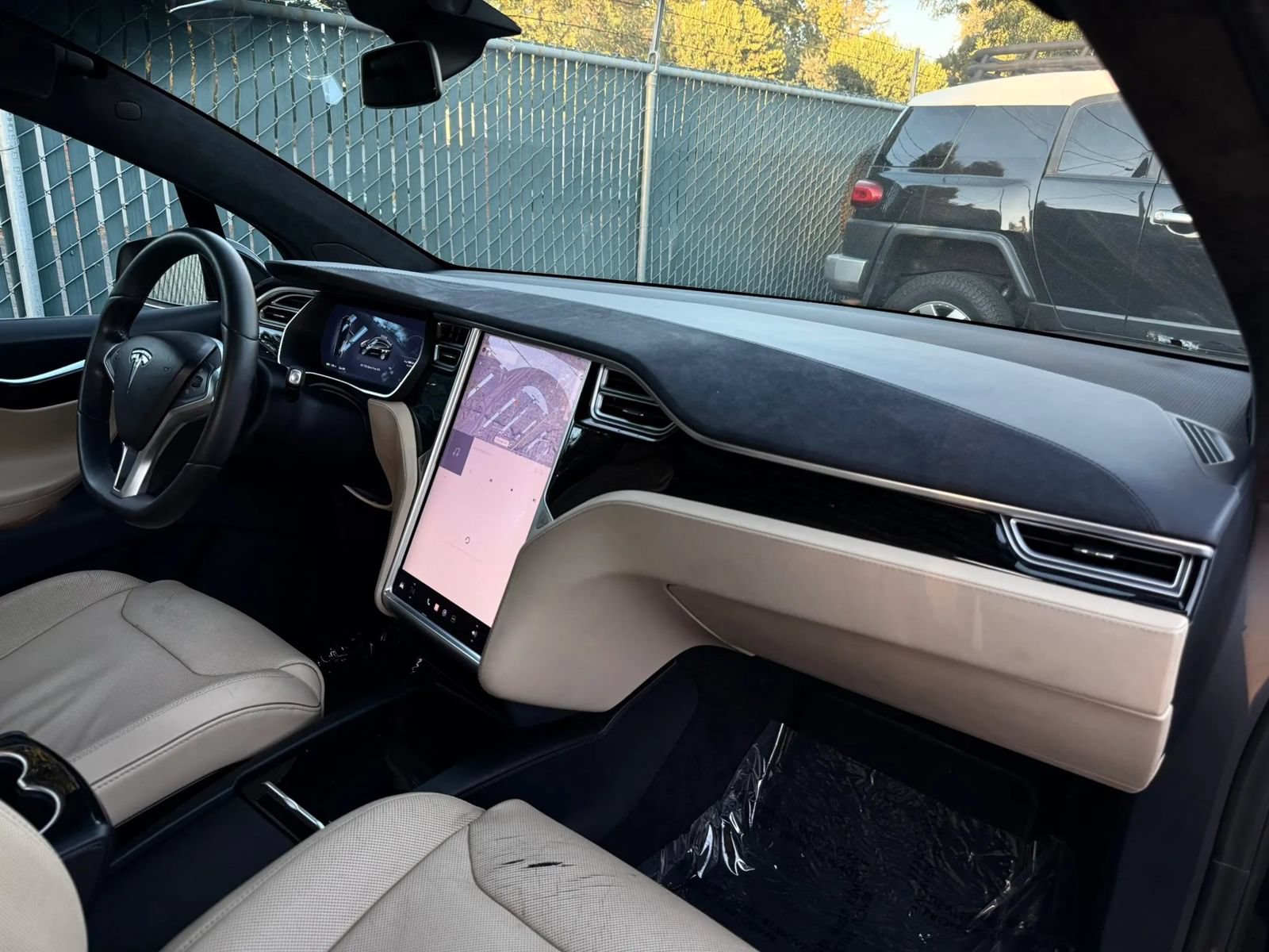 Used 2016 Tesla Model X 75D AWD/4WD image 17
