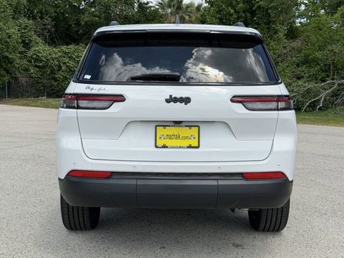 New 2025 Jeep Grand Cherokee L Altitude RWD image 6