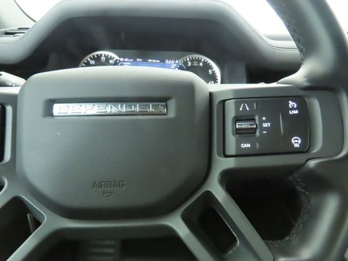 Certified 2023 Land Rover Defender 90 X-Dynamic SE image 12
