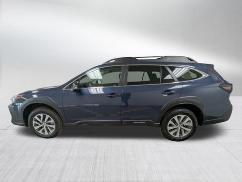 Used 2025 Subaru Outback Premium image 2