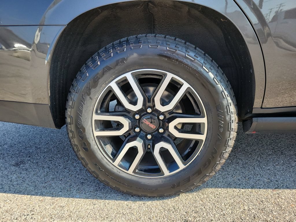 Used 2021 GMC Yukon AT4 w/ AT4 Premium Plus Package AWD/4WD image 5