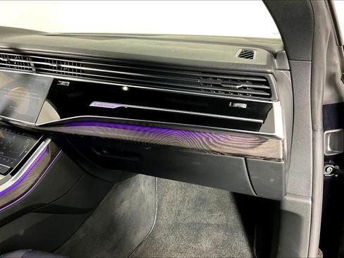 Used 2019 Audi Q8 Premium Plus w/ Premium Plus image 18