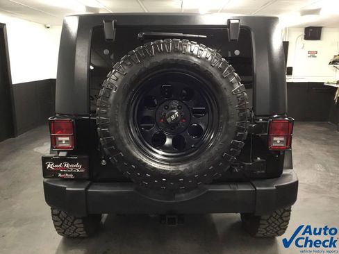 Used 2010 Jeep Wrangler Sahara w/ Dual Top Group image 9