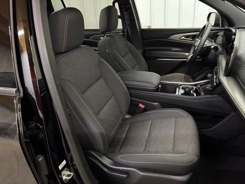 Used 2025 Chevrolet Traverse LT AWD/4WD image 29