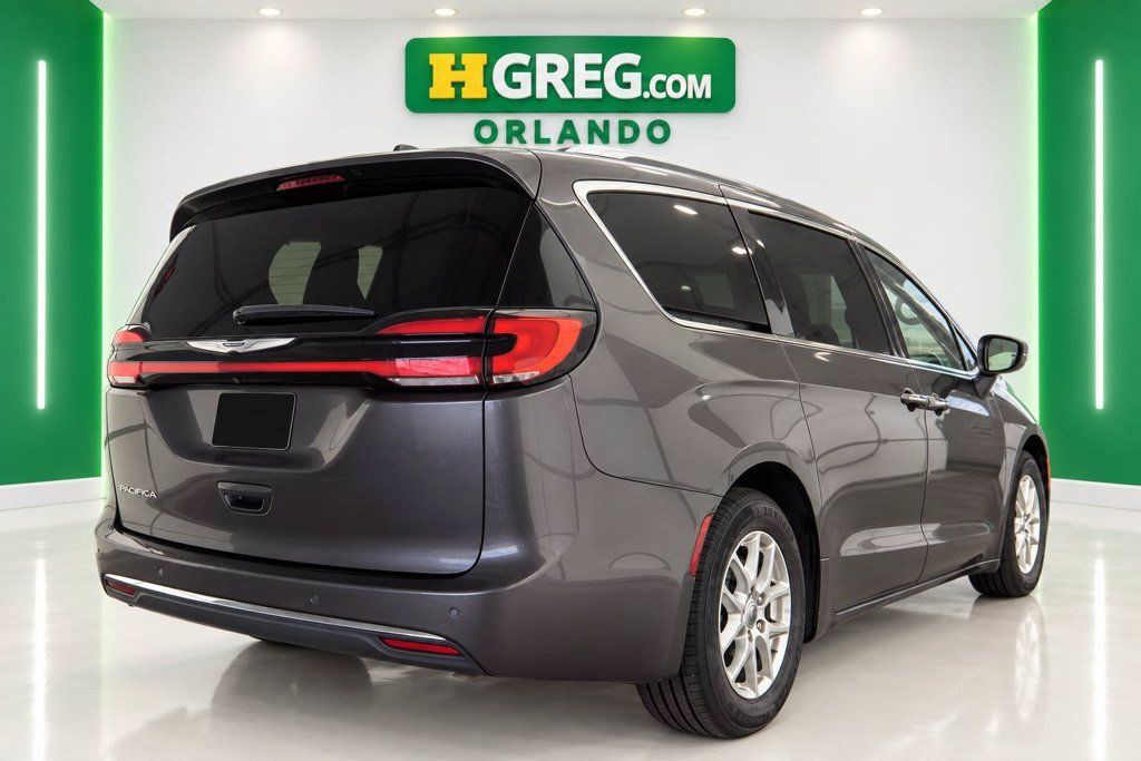 Used 2021 Chrysler Pacifica Touring-L FWD image 6