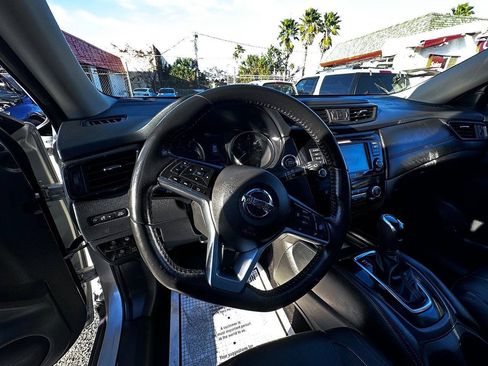 Used 2018 Nissan Rogue SL w/ Premium Package AWD/4WD image 9
